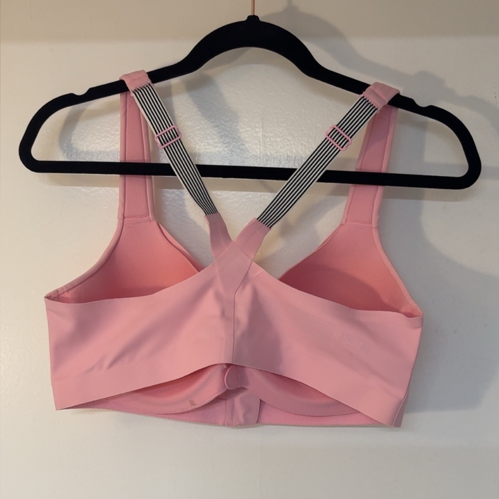 NWOT Victoria's Secret Incredible
Knockout Pink Sports Bra - Picture 2 of 4